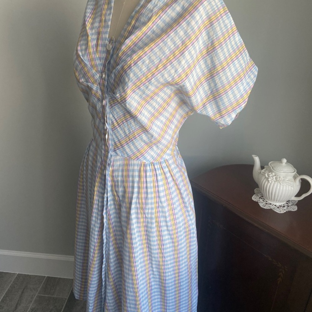 SOLD💕1940s vtg rainbow cotton plaid/stripe dress - Picture 3 of 8